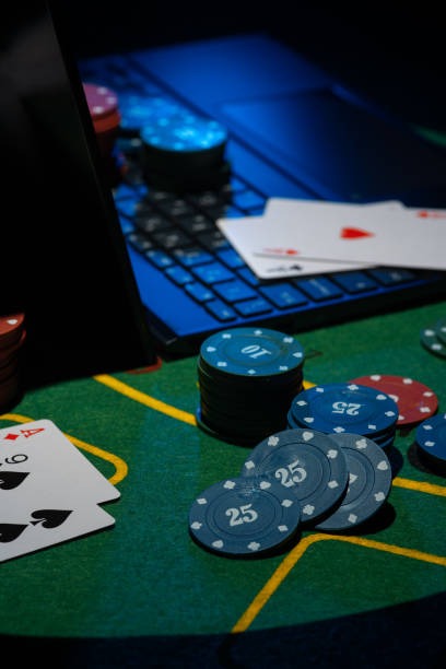 Mobile phone showing gasbet88 login AduQ table interface
